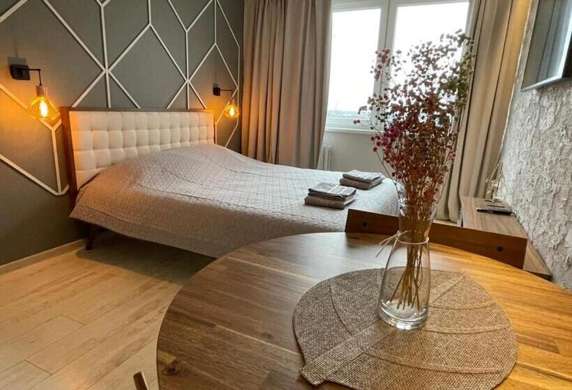 پانسیون Central Place With Lake View