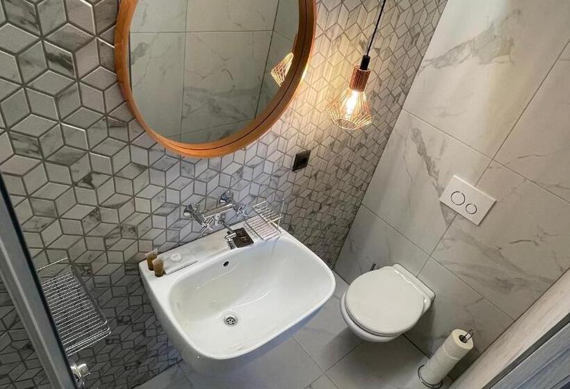 پانسیون Central Place With Lake View