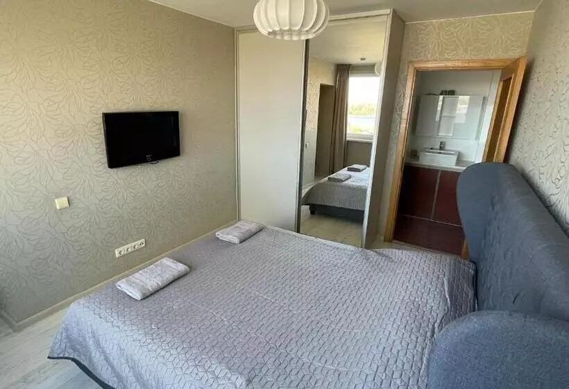 پانسیون Central Place With Lake View