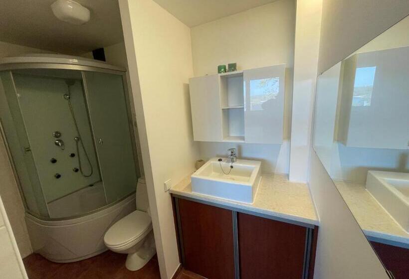 پانسیون Central Place With Lake View