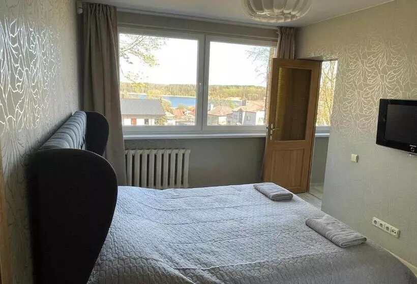 پانسیون Central Place With Lake View