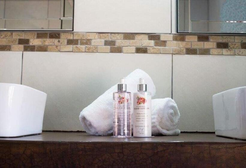 بنسيون The Graaff Reinet Suites