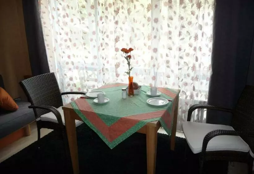 Aamiaismajoitus (B&B) Haus Weschke