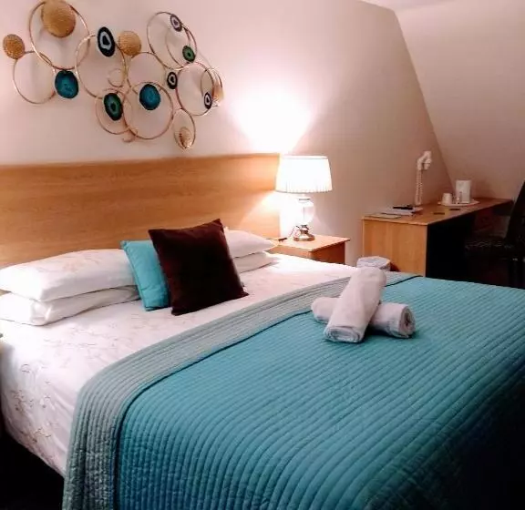 تختخواب و صبحانه Tollyrose Country House