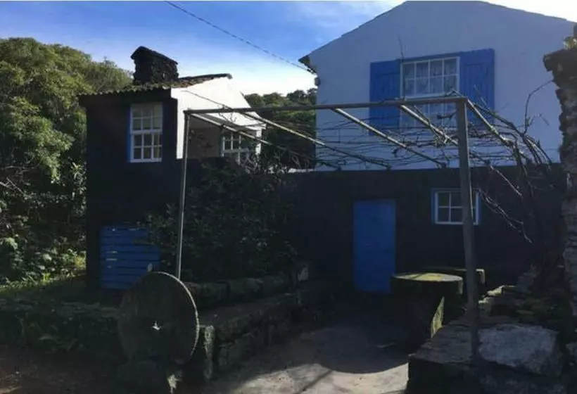 هتل Adega Guest House