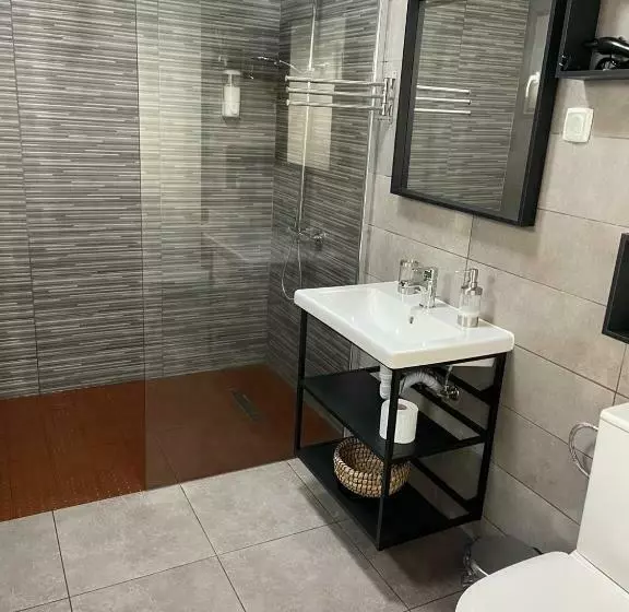 هتل Adega Guest House