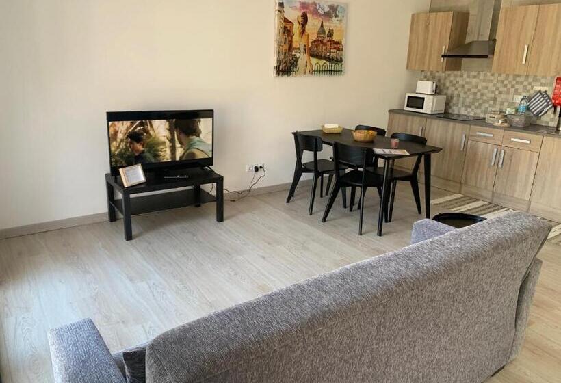 هتل Adega Guest House