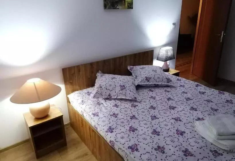 ペンション Vila Perla Govorei