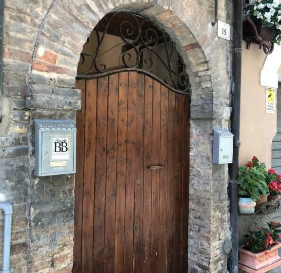 تختخواب و صبحانه La Casetta Due