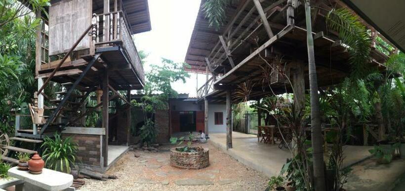 בית מלון כפרי Baan Mali Lampang Homestay