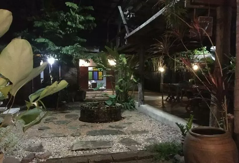 هتل Baan Mali Lampang Homestay