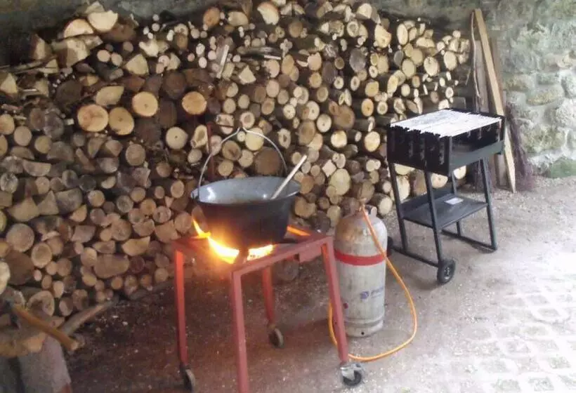 ペンション Hudi Lak Vendégház