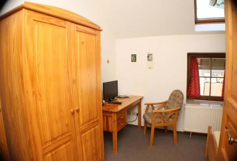 Pension Kronenburghof