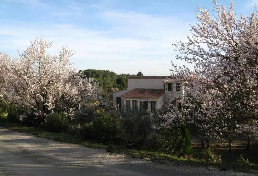 Aamiaismajoitus (B&B) Mas A 4 Mains