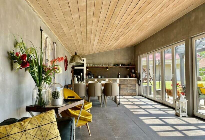 ベッドアンドブレックファースト Tisza Topic