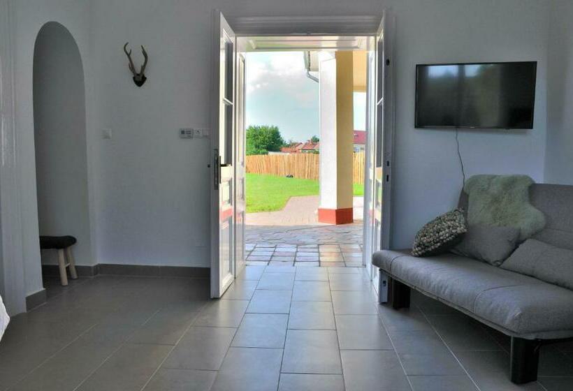 ベッドアンドブレックファースト Tisza Topic