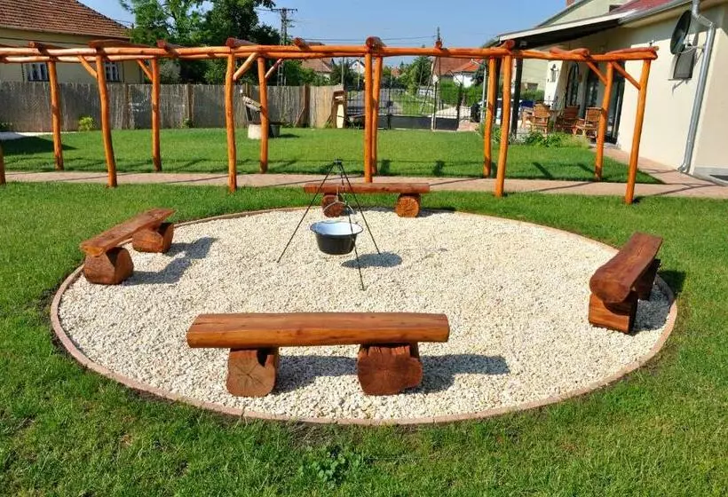 Aamiaismajoitus (B&B) Tisza Topic
