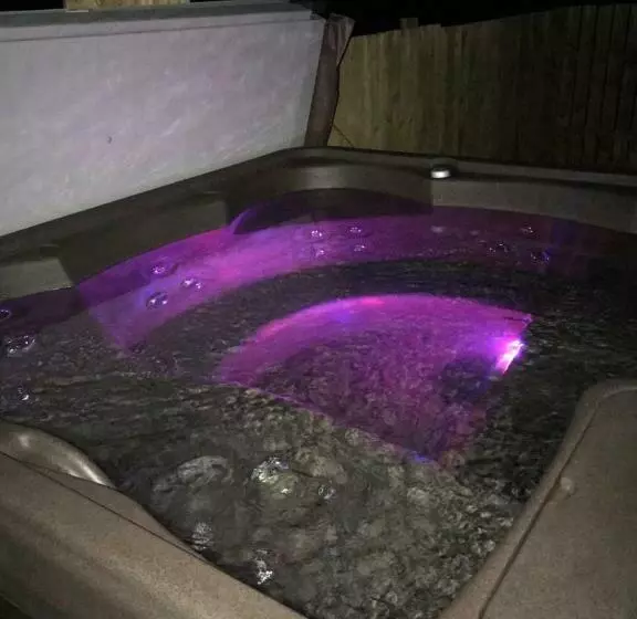 ホテル Carriage Cottage Hot Tub