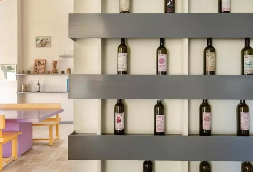 ホテル Oasi Di Mastarone   Il Vino E Le Rose