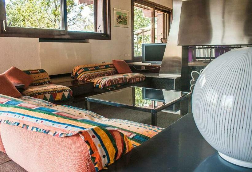 ホテル Oasi Di Mastarone   Il Vino E Le Rose