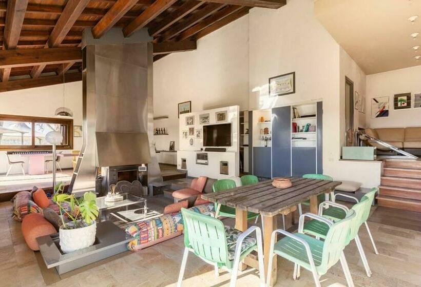 ホテル Oasi Di Mastarone   Il Vino E Le Rose