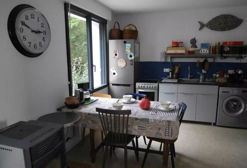 ペンション Appartement Roc H Avel   Front De Mer, Vue Sur Mer Et Jardin Ensoleillé Sans Vis à Vis