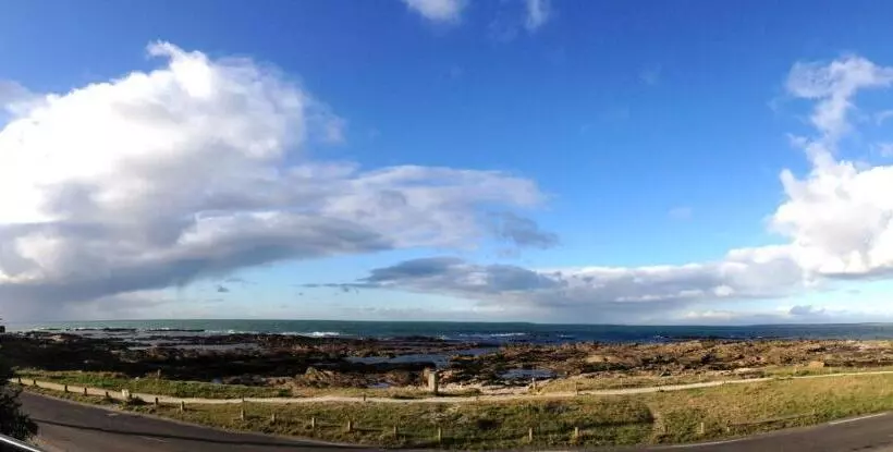 ペンション Appartement Roc H Avel   Front De Mer, Vue Sur Mer Et Jardin Ensoleillé Sans Vis à Vis