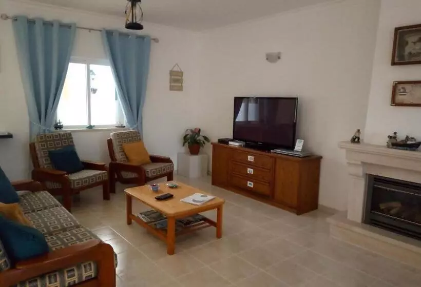 Majatalo Azimute Guest House