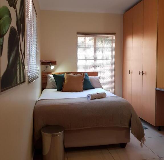 Pensão Kington Guest Suite