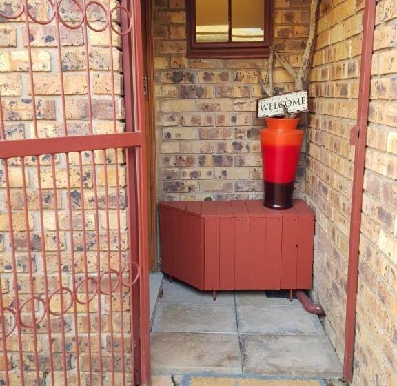 Pensão Kington Guest Suite