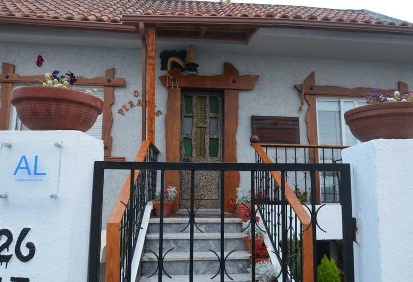 הוסטל Os Piratas