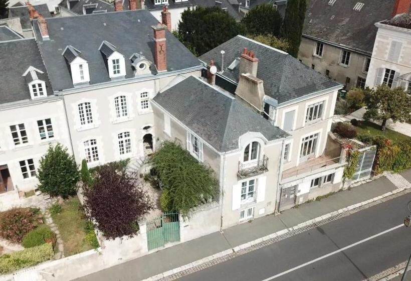 تختخواب و صبحانه La Perluette