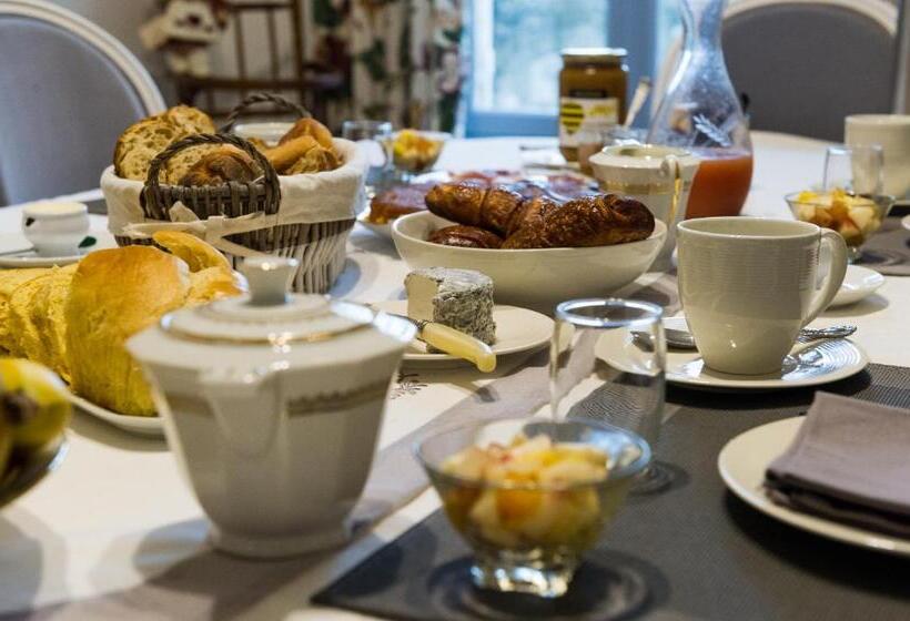 تختخواب و صبحانه La Perluette