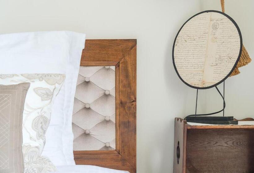 تختخواب و صبحانه La Perluette