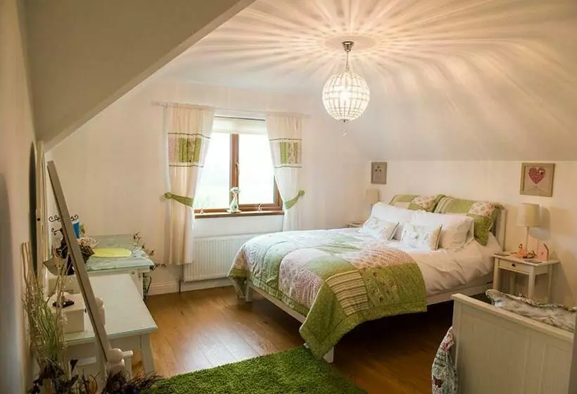 Cherrytree House B&b