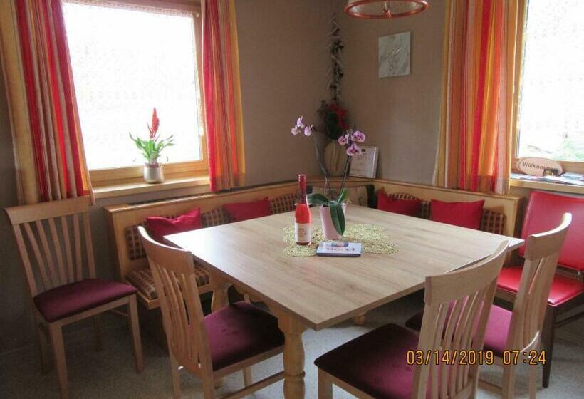 ペンション Ferienhaus König