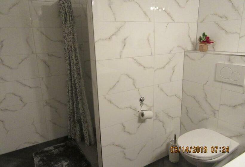 ペンション Ferienhaus König