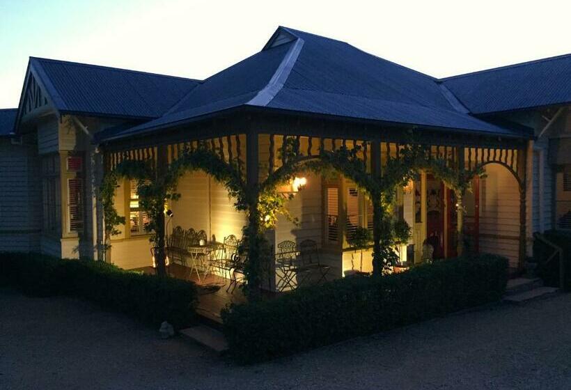 פנסיון Goldenray