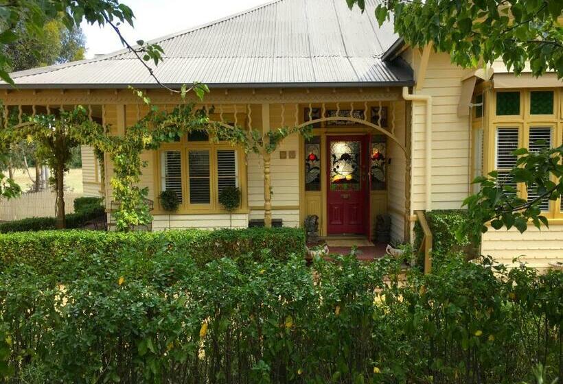 פנסיון Goldenray