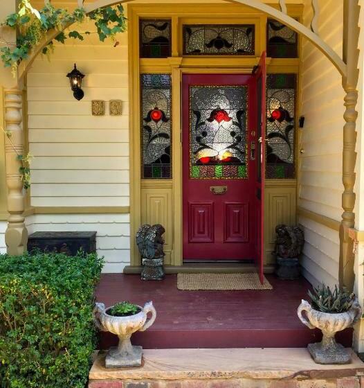 פנסיון Goldenray