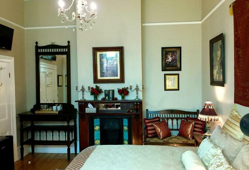 פנסיון Goldenray