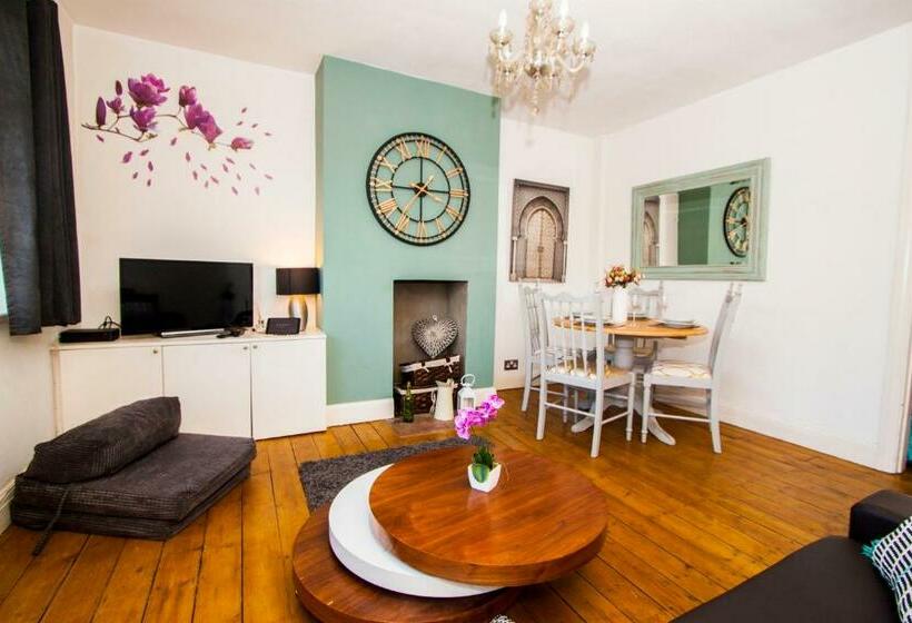 펜션 Richmond Modern Apartment