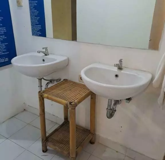 پانسیون Shalana Homestay  Formerly Teka Teki House