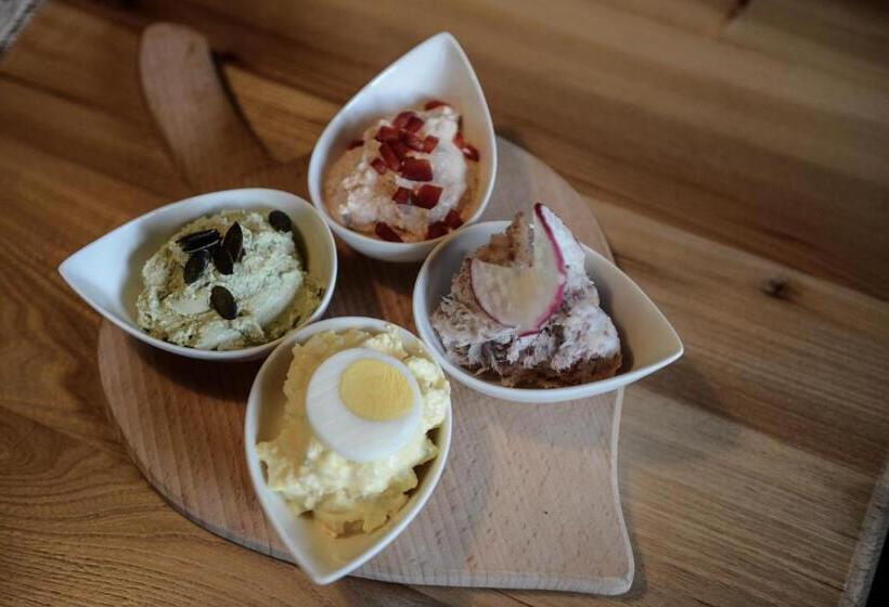 Pansiyon Weingut & Buschenschank Pölzl