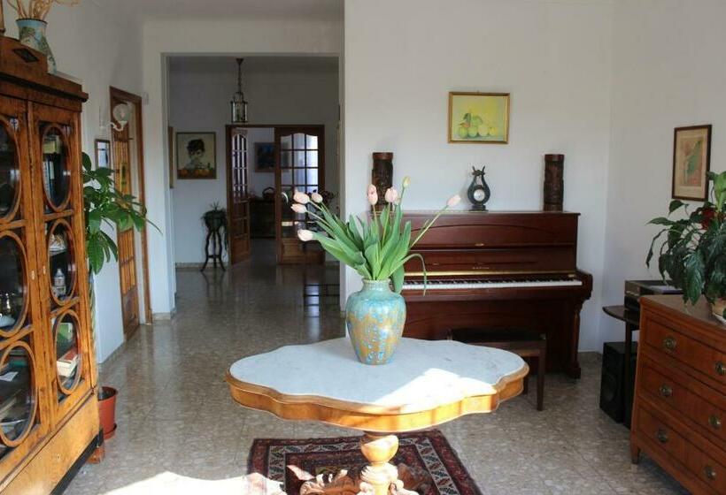 تختخواب و صبحانه Villa Calliste