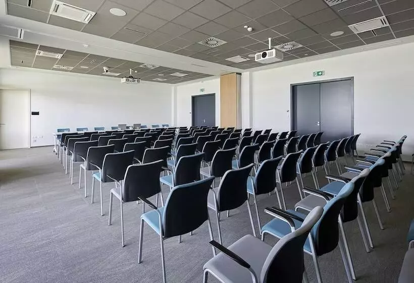 ホテル Otp Balatonszemes