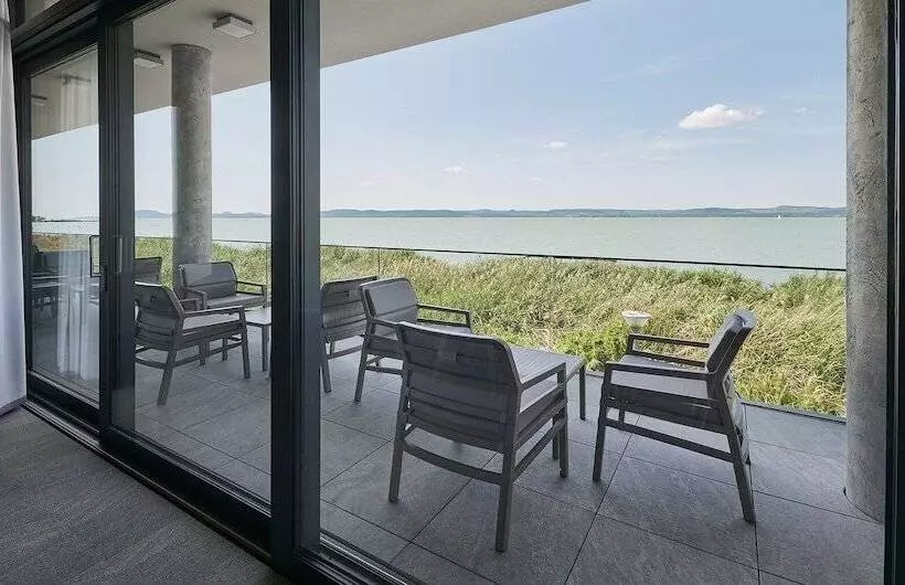 ホテル Otp Balatonszemes