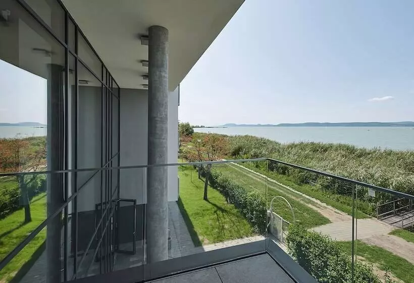 ホテル Otp Balatonszemes