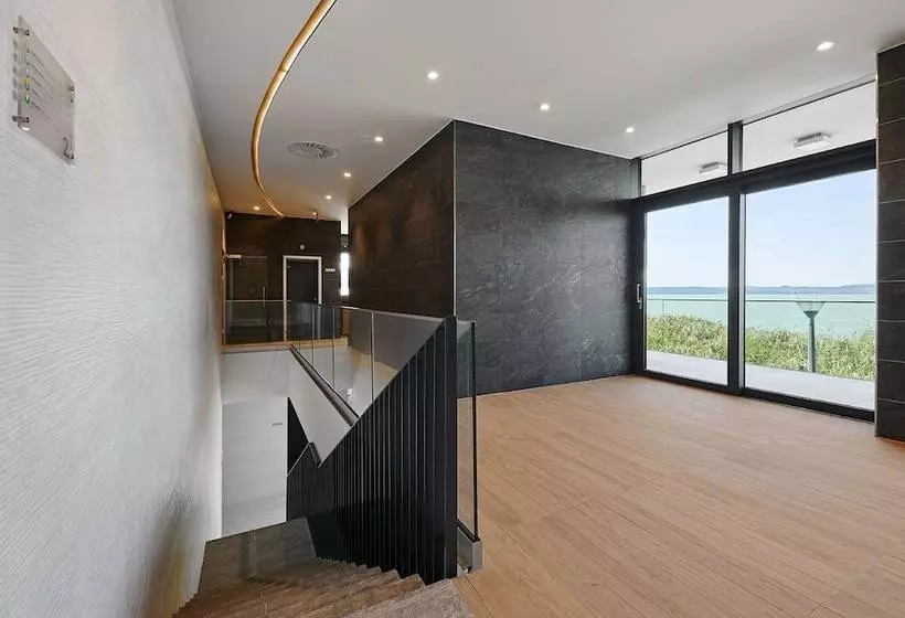 ホテル Otp Balatonszemes