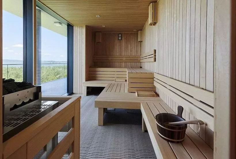 ホテル Otp Balatonszemes